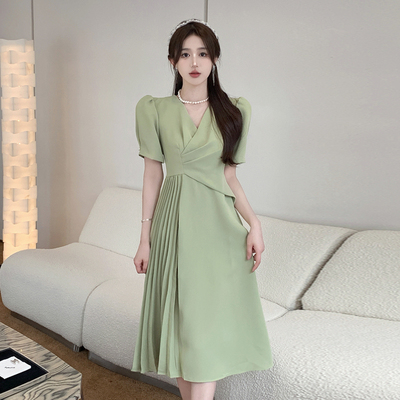 taobao agent Summer dress, skirt, fitted brace, plus size, french style, V-neckline, high-quality style, pleated skirt, A-line