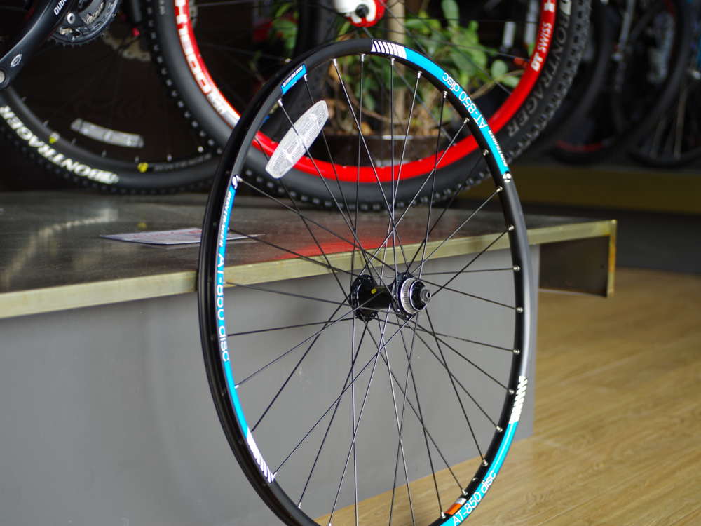 bontrager 26 mtb wheels