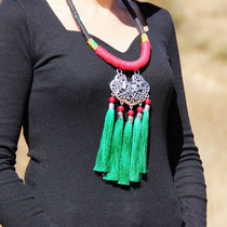 Handmade necklace of yarn winding characteristics