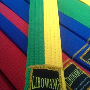 Lie Kou wangwondo ленты для пояса и продвигает Leucorrrea Du -Color Color с каратэ пурпурной кофейной вышивки персонажей