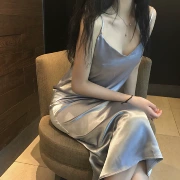 Cổ điển port-phong cách satin strap rắn màu loose dress hoang dã thấp cắt chic gió sexy giảm béo đáy váy