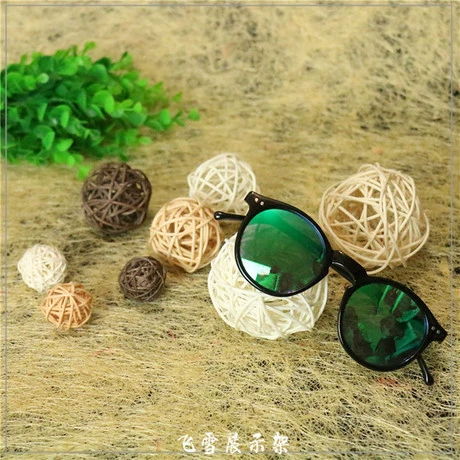 Ретро аксессуар, солнцезащитные очки, стенд