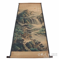 В середине зала рисовать антикварную каллиграфию и живопись, гостиная китайская живопись висит пейзажная живопись Чжан Дакиан, и ландшафт был установлен