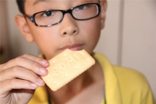 Shandong Yimeng, произведенный в восхитительном и питательном вкусе Zhenghang Calcium Biscuel Пшеничное яичное молоко