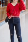 Красная мини-юбка, демисезонная толстовка, утепленные нарукавники, шарф, топ, в корейском стиле, длинный рукав, V-образный вырез, высокая талия