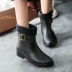 Giày ống đi mưa vừa nữ Giày mưa nữ ngắn dành cho người lớn giày cao su chống trượt Giày đế bằng giày không thấm nước Thời trang Hàn Quốc Martin ủng cộng với nhung ủng đi mưa nữ Rainshoes