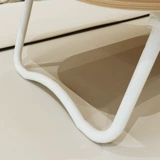 Ноутбук компьютер на стойках с простым общежитием ленивые столы на столе на столе можно сложить много -функциональный маленький стол