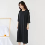Miki xã hội Nhật Bản đơn giản gió lạnh vòng cổ lỏng màu rắn đồng ammonia nửa tay áo váy trên đầu gối váy váy