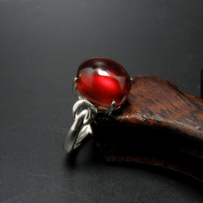 Украшения на руку 天然宝石玉石榴石蛋面镶银戒指女款925银镶紫牙乌女戒保真送证书