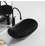 Столеты горшков на мебели табличного бассейна углубляют бассейн керамический отель столешница бассейн