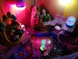 Мегафон с грибочками-гвоздиками в помещении, аквариум, чай Лапсанг сушонг, маленький горшок, дайвинг