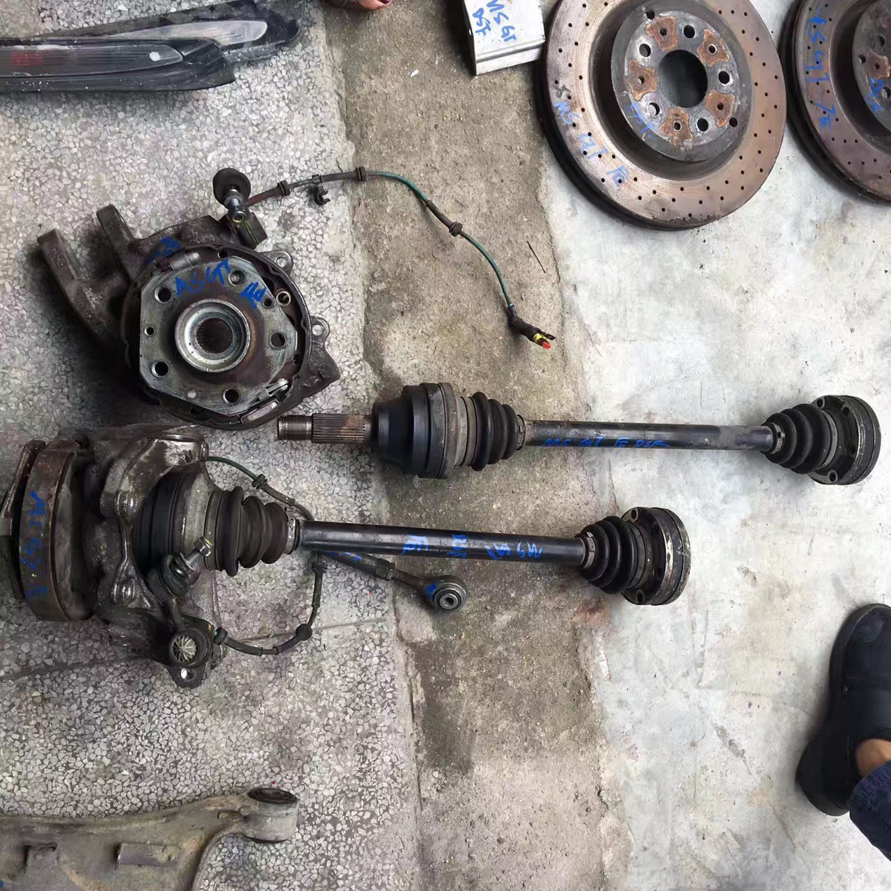 适用于玛莎拉蒂总裁 吉博力莱万特gts半轴球笼头羊角轴承拆车配件