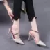 Giày sandal đế bệt nữ đế bệt nữ 2019 hè mới Pháp hoang dã cao gót cao gót nhọn màu đen gợi cảm - Sandal Sandal
