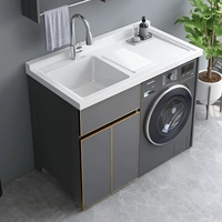 1,2 метра по левому бассейну/открытой двери