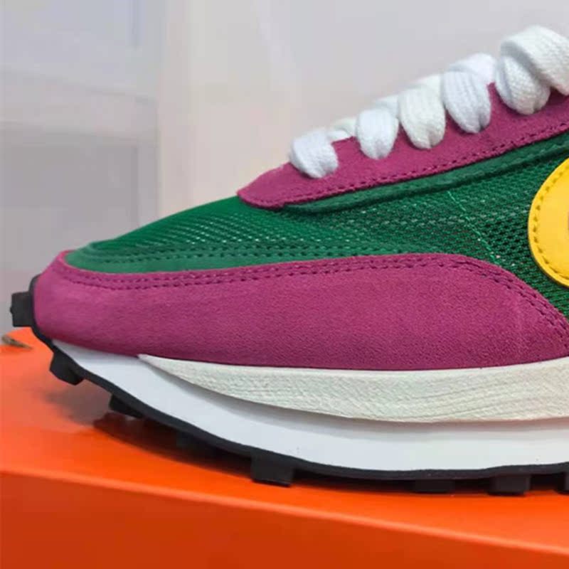 1.0 Rose Red Greenwaffle  home sacai3.0 jointly 1.0 deconstruction black and white Red and blue Yellow green Red and green run ventilation Couple