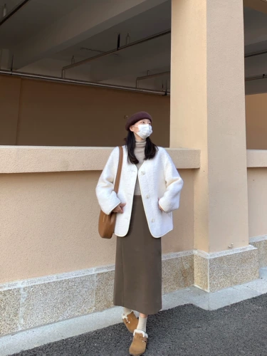 Демисезонная шерстяная белая куртка, 23 года, V-образный вырез