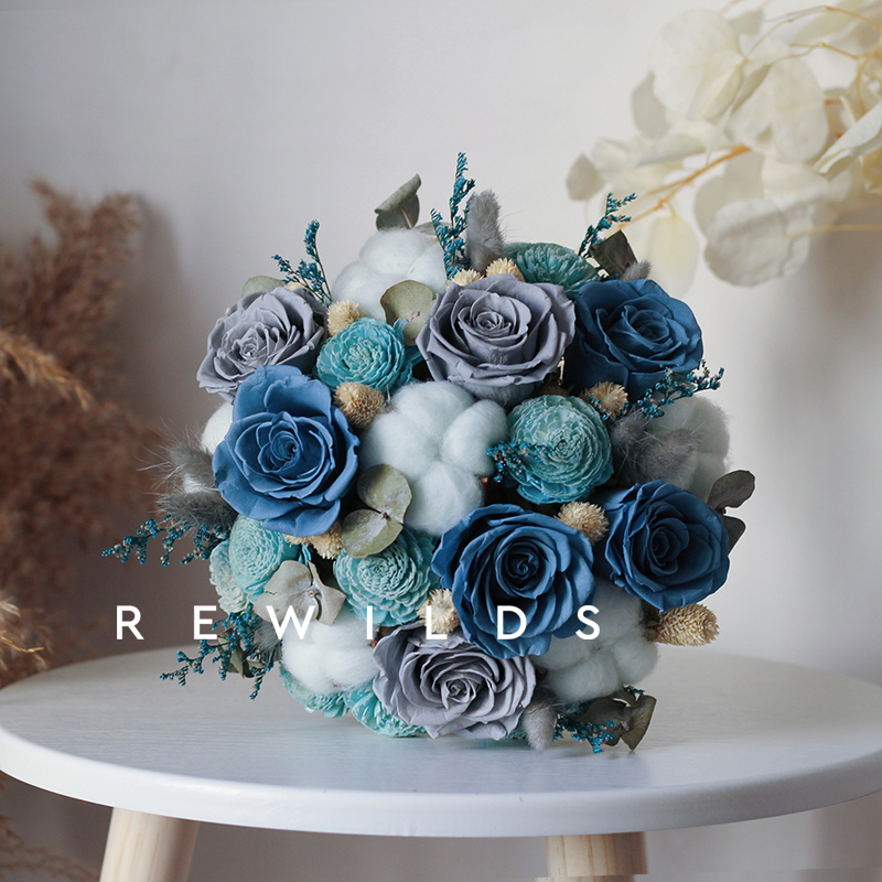 Grey Blue & Holding Flowerswathet Morandi senior Haze blue Immortality rose Bouquet hydrangea table decorate bride wedding Hand tied bouquet