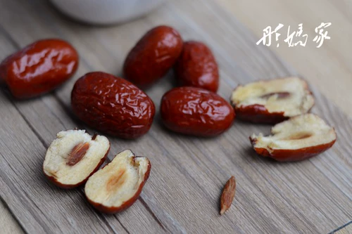 Красные свидания Ruoqiang Jujube 500 грамм