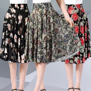 2018 phụ nữ trung niên mùa hè mới phong cách váy phụ nữ trung niên mẹ mặc nhảy múa băng lụa hoa dài váy