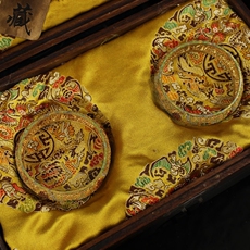 Винтажные предметы обихода из золота 金器，珍藏藏银鎏金掐丝手镯一对