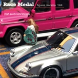 RM1: 64Racemedal склонили головы для девочек Tide Limited Edition Accessories Scene Accessories 1/64 Модель макросъемки