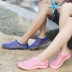 Kẹo lỗ màu giày nữ kích thước lớn dép nhựa giày bãi biển tổ chống trượt nước trôi dép giày thạch dép champion Sandal