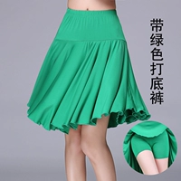 Зеленая юбка, зеленые леггинсы