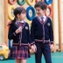 Quần áo trẻ em trai và cô gái áo len cardigan áo len đặt gió Anh tiểu học và trung học đồng phục tùy chỉnh mẫu giáo quần áo