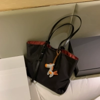 Черная пони, подвеска