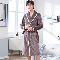 Váy ngủ nam đô thị mùa thu và mùa đông dài tay dày flannel pyjama mùa đông rộng béo lớn áo choàng tắm cũ người đẹp đồ ngủ 2 dây