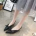 Mùa hè 2018 mới của phụ nữ sandal ngắn với dép có nơ baotou mũi nhọn với giày cao gót nữ giày sandal nữ Vento Sandal
