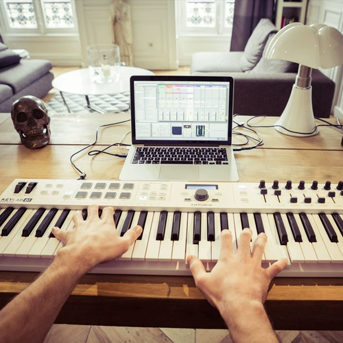 Arturia minilab3 Keylab 25 49 61 Mk3 Аранжированная MIDI -клавишная удара контроллер подушки