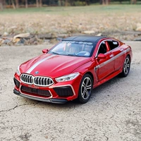 Красный BMW M8