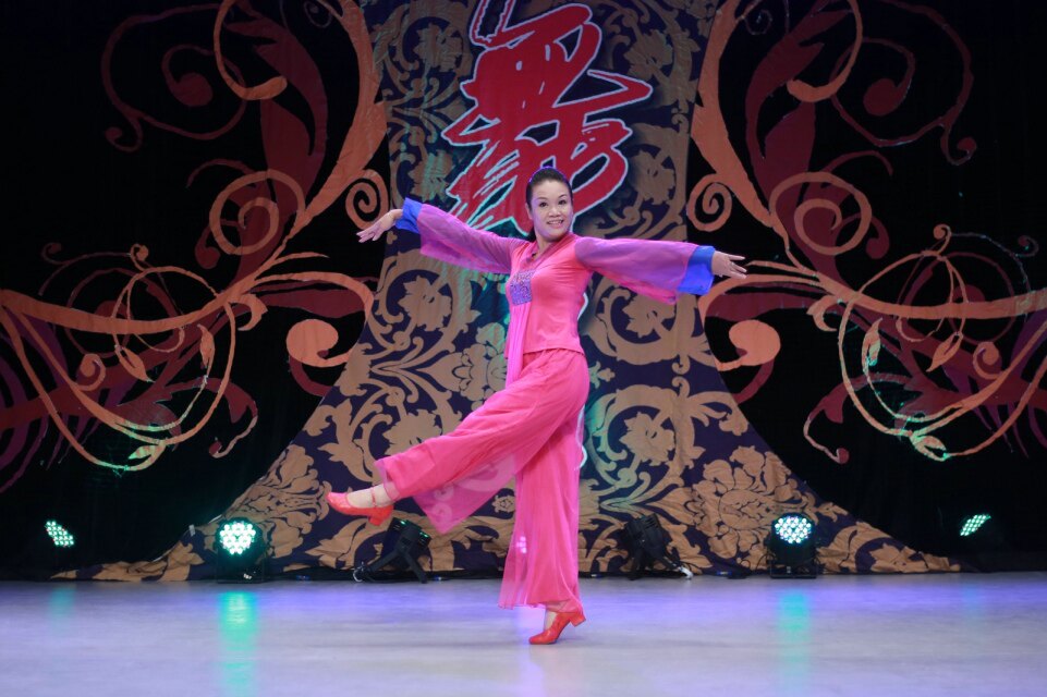 红草莞儿广场舞服装杨艺舞蹈服 格格莲花34502 44502包邮_双氙车灯