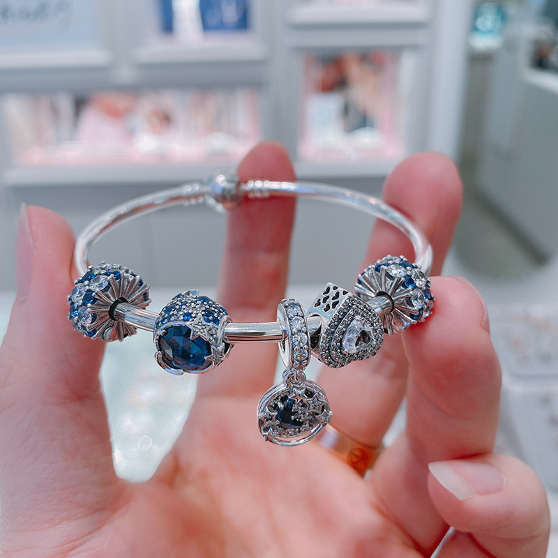 伟德bv1946官网-新年送女友高端礼：品牌精选不踩雷的浪漫惊喜