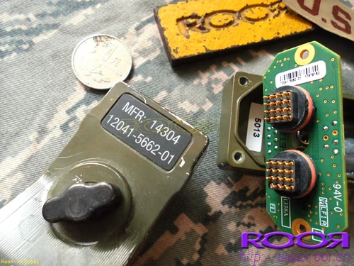 Оригинальная рация Harris HARRIS PRC-152 MFR: разъем для передачи данных 14304