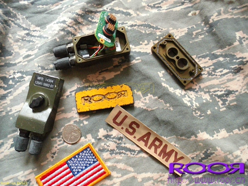 Оригинальная рация Harris HARRIS PRC-152 MFR: разъем для передачи данных 14304