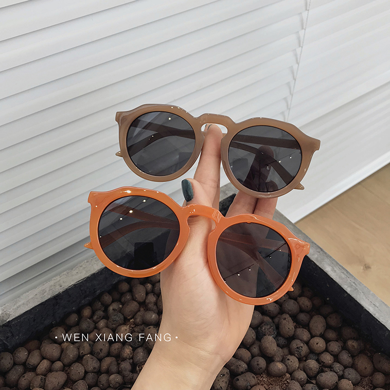 ใหม่ 2019 ยอดนิยม แว่นตากันแดดทรงกลม ins สไตล์เกาหลีย้อนยุค 2019新款韩版网红街拍复古时尚墨镜女潮度假ins圆脸太阳镜眼镜男 ใหม่ 2019 ยอดนิยม แว่นตากันแดดทรงกลม ins สไตล์เกาหลีย้อนยุค