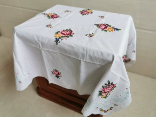 L1212 Новый год свадебный кросс -кросс -центр белая столовая ткань основана на рабочем столе