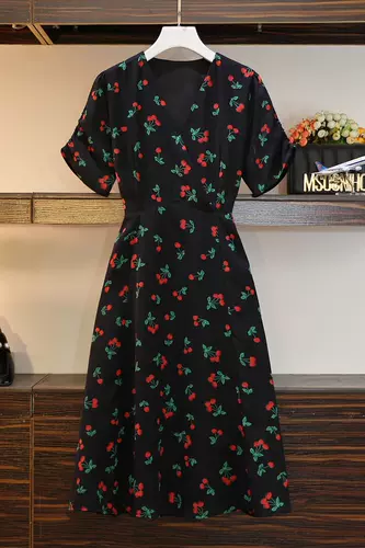 Летнее длинное платье, большой размер, коллекция 2023, подходит для полных девушек, по фигуре, V-образный вырез, короткий рукав, в цветочек