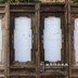 Old thông phân vùng cũ thông màn hình cửa cũ và cửa sổ cửa sổ cũ đồ gỗ vững chắc cửa cũ bảng điều chỉnh sân nhà hàng trang trí Màn hình / Cửa sổ