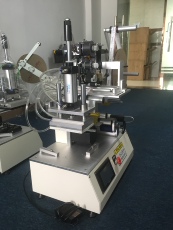 Этикетировочная машина 半自动平面贴标机 pe袋方瓶电子产品精密器件贴标签机吸贴现货