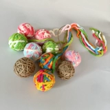 Радужная плетеная игрушка, клубок пряжи, домашний питомец, издает звуки