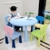 Bàn ghế tròn chống trượt Bàn ghế mẫu giáo bằng nhựa Bộ bàn ghế đồ chơi gia đình Bộ bàn ghế trẻ em viết và vẽ tranh Nội thất giảng dạy tại trường