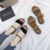 2018 mùa hè mới phong cách dép giày của phụ nữ dính giày thấp gót phía trước và phía sau cáp treo với một từ khóa với pu bên với phiên bản Hàn Quốc