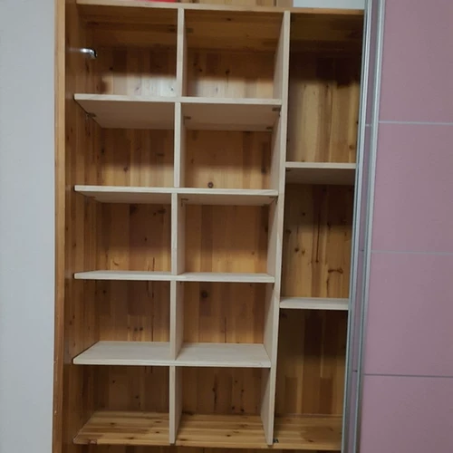 Книжный шкаф на индивидуальные разрывы гардероба для разделения разделения разделения разделения