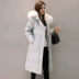 Chống mùa giải phóng mặt bằng 2018 trên đầu gối Hàn Quốc lớn cổ áo lông thú phần dài dày Hàn Quốc phiên bản của cá tính túi xuống áo khoác nữ đặc biệt cung cấp