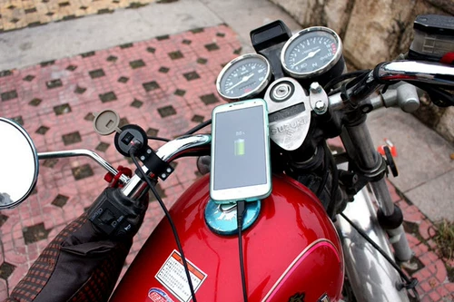Модифицированный мотоцикл с аксессуарами, мобильный телефон, зарядное устройство, водонепроницаемые педали, 12v