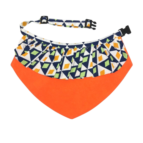 Большая собака поглощение нагрусь встряхнут гранулированное рту водяное полотенце Аразха, сражаясь с золотой собакой собака, собака, собака, собака, собака, собака с собакой