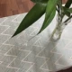 Зеленая треугольная стойка для украшений